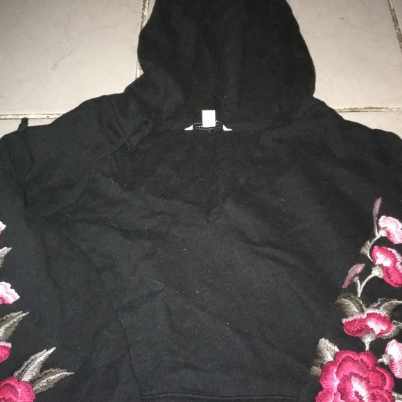 🥳 5 for $25 🥳 Hoodie - Picture 2 of 4